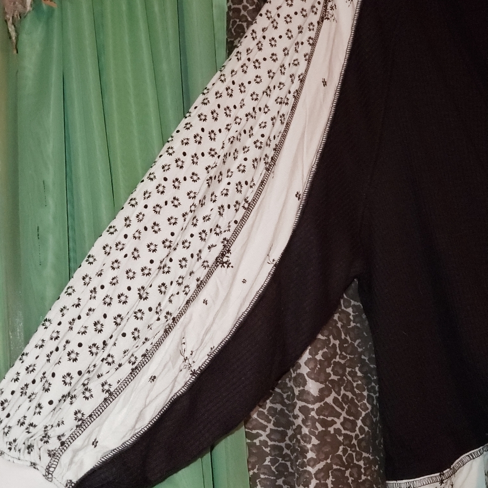 FP sweater - Picture 2 of 4